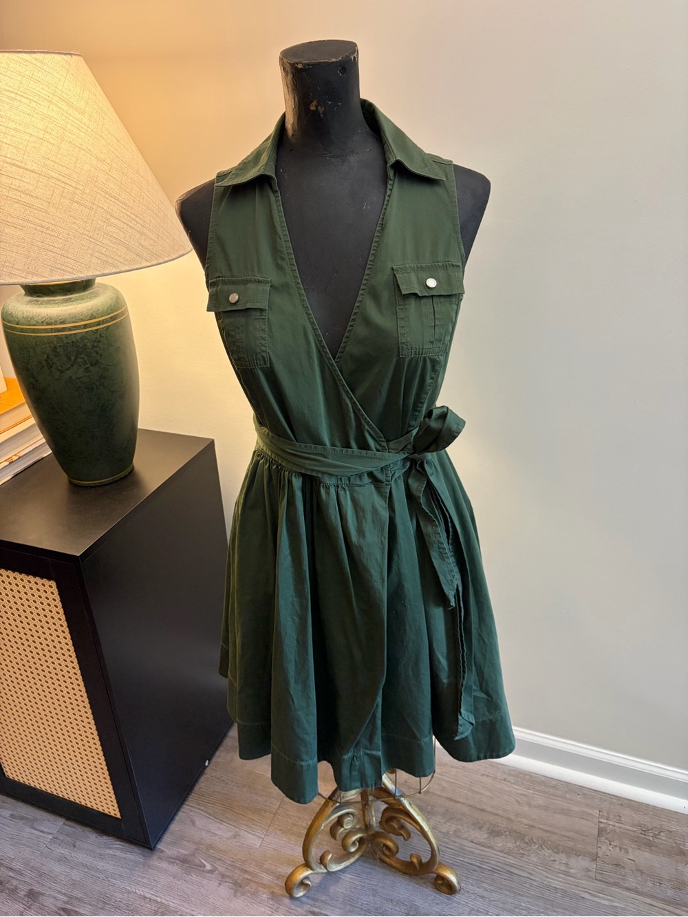 White House Black Market Deep Green Sarfari Wrap Tie Waist Mini Dress Size 2